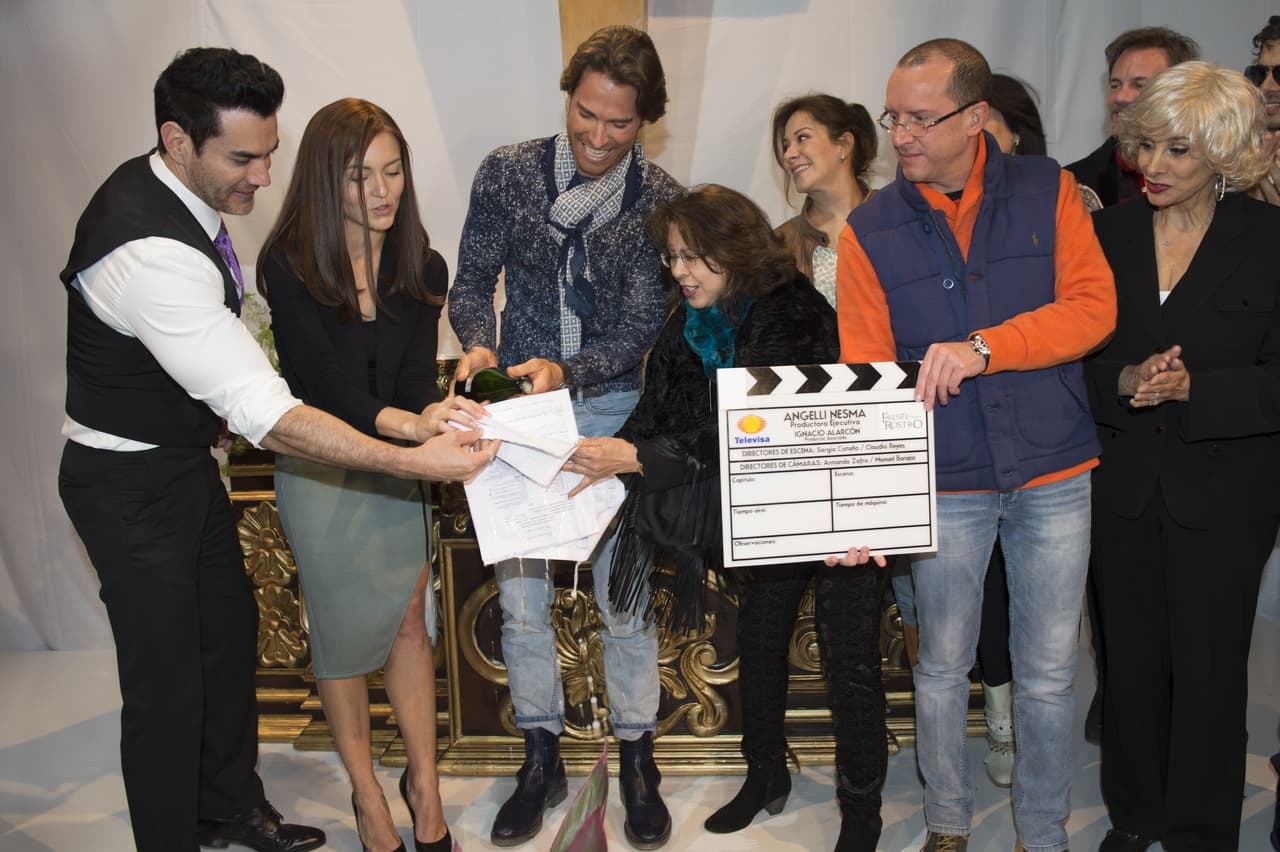 Misa por inicio de grabaciones de 'Frente al mismo rostro'