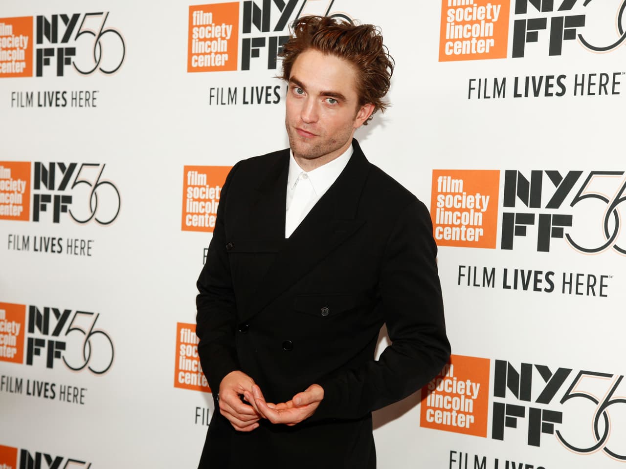 Director quería a Robert Pattinson como James Bond